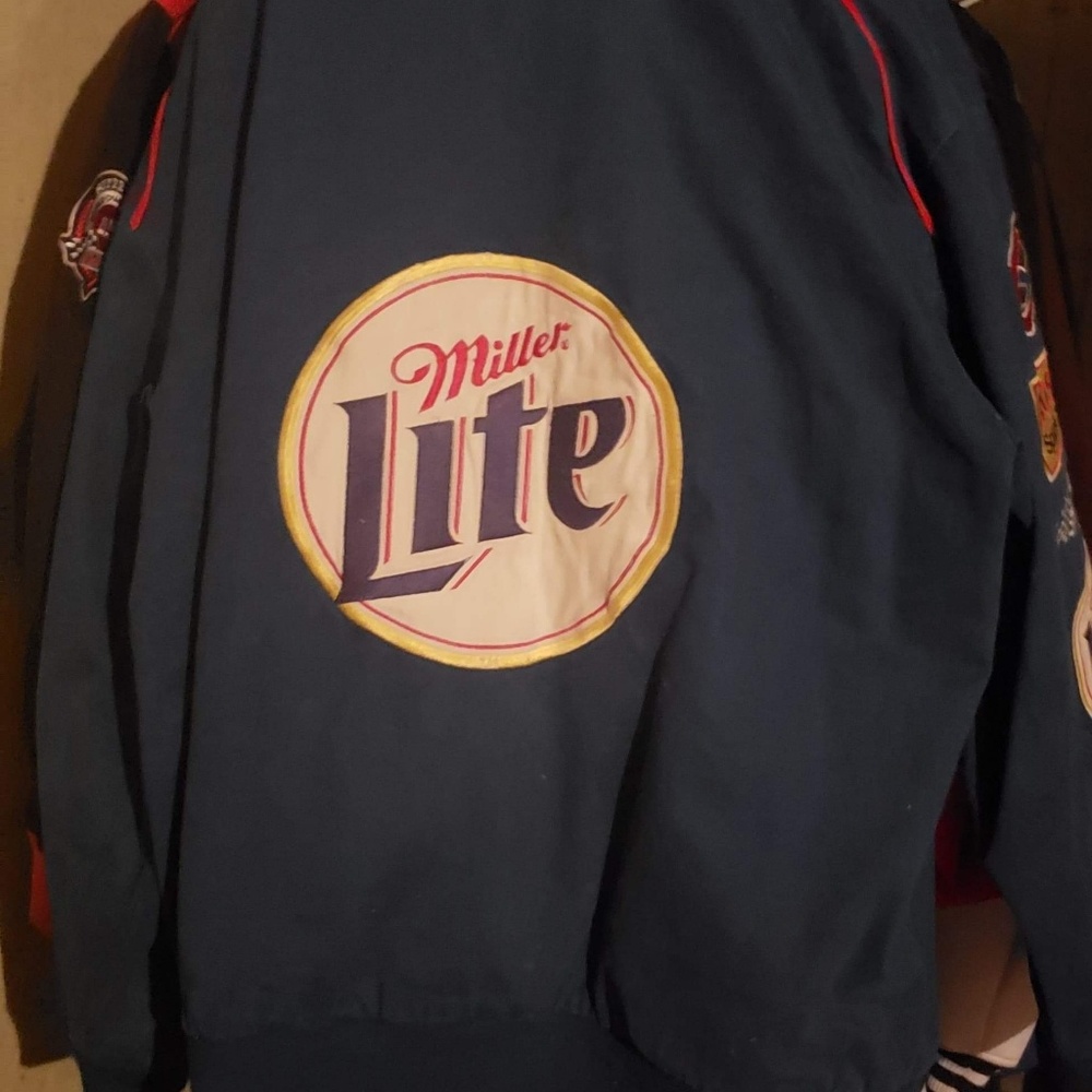 JACKETS - Picture 4 of 6